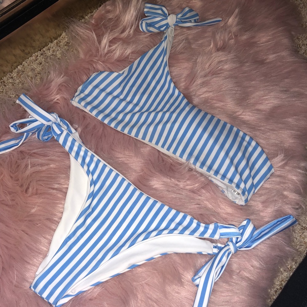 One shoulder blue stripe bikini